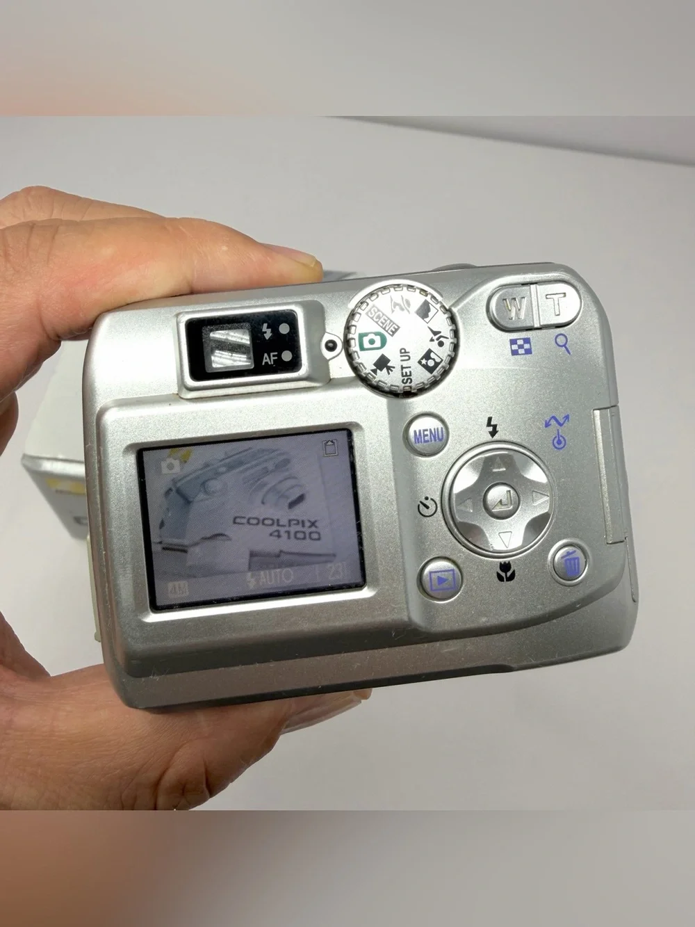 Nikon Coolpix 4100 4.0MP Silver Digital Camera + 32mb SD Card & Original Box